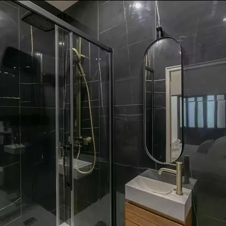 Stunning - 4br 8p - Gare De L'est * Parijs