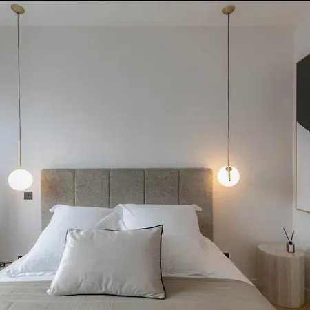 Stunning - 4br 8p - Gare De L'est * Parijs