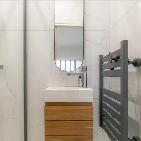 Stunning - 4br 8p - Gare De L'est