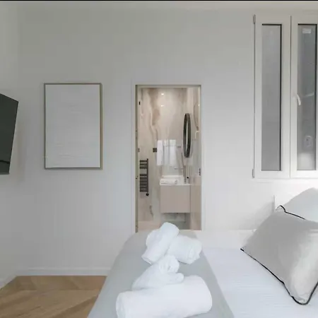 Appartement Stunning - 4br 8p - Gare De L'est Parijs