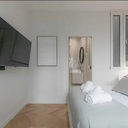 Appartement Stunning - 4br 8p - Gare De L'est Parijs