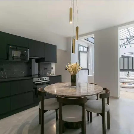Stunning - 4br 8p - Gare De L'est Parijs