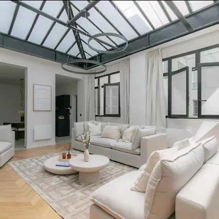Appartement Stunning - 4br 8p - Gare De L'est Parijs